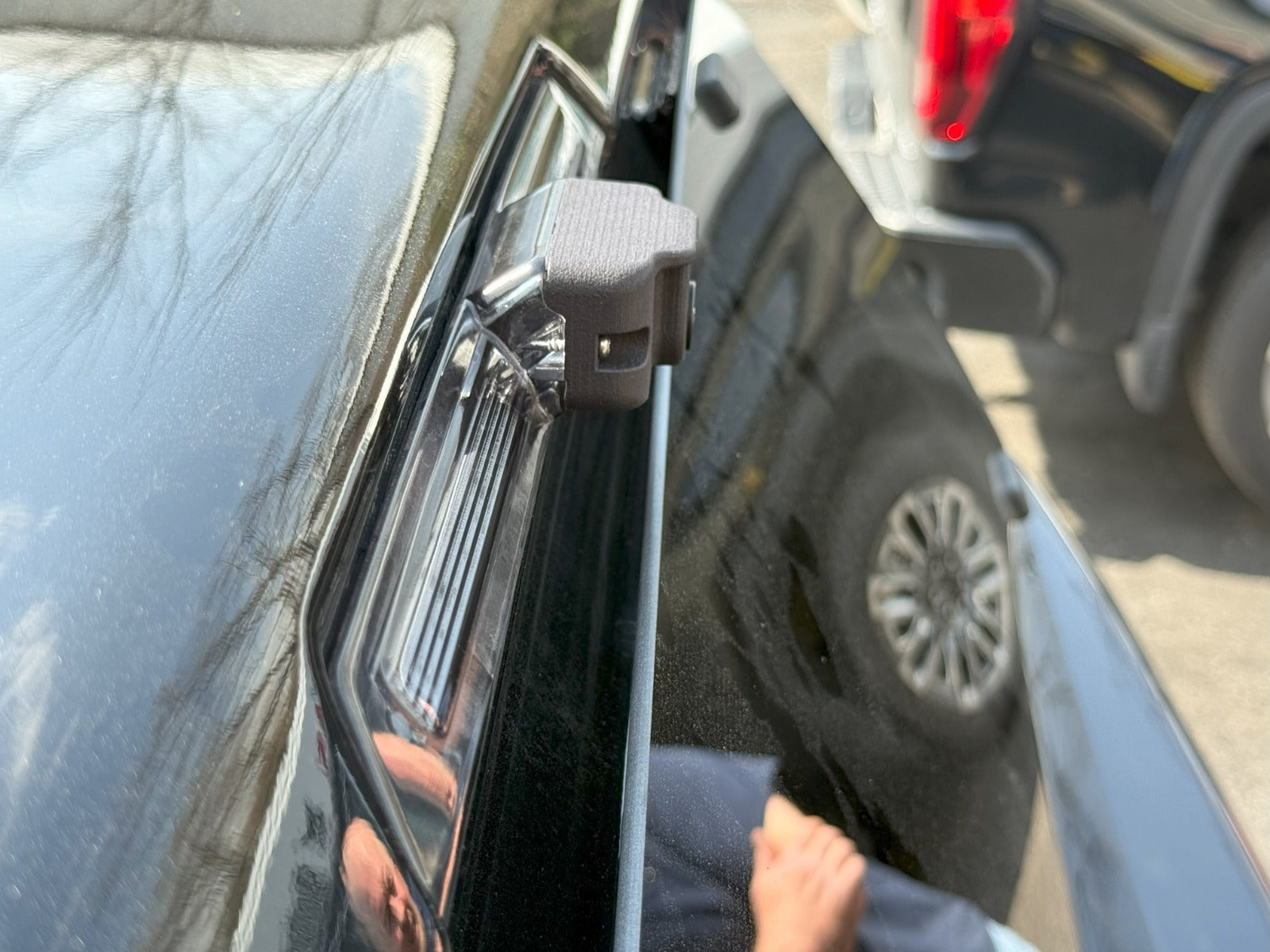 Factory digital mirror camera relocation kit for 2021-25 RAM 1500, LEER Topper-Camera built in